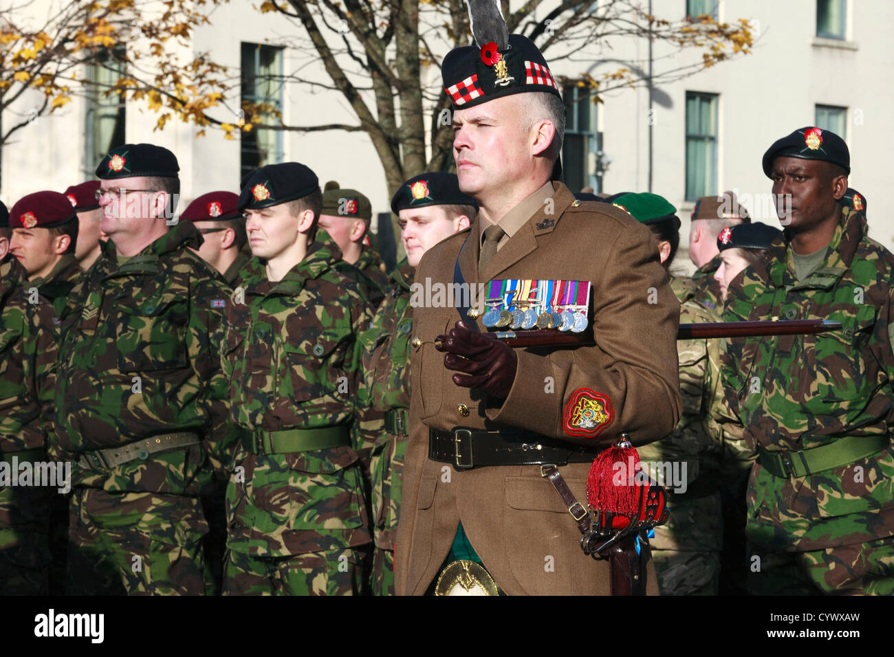 11. November 2012, Remembrance Day parade, George Square, Glasgow, Scotland.Soldiers auf der Parade während der Remembrance Day Parade Stockfoto