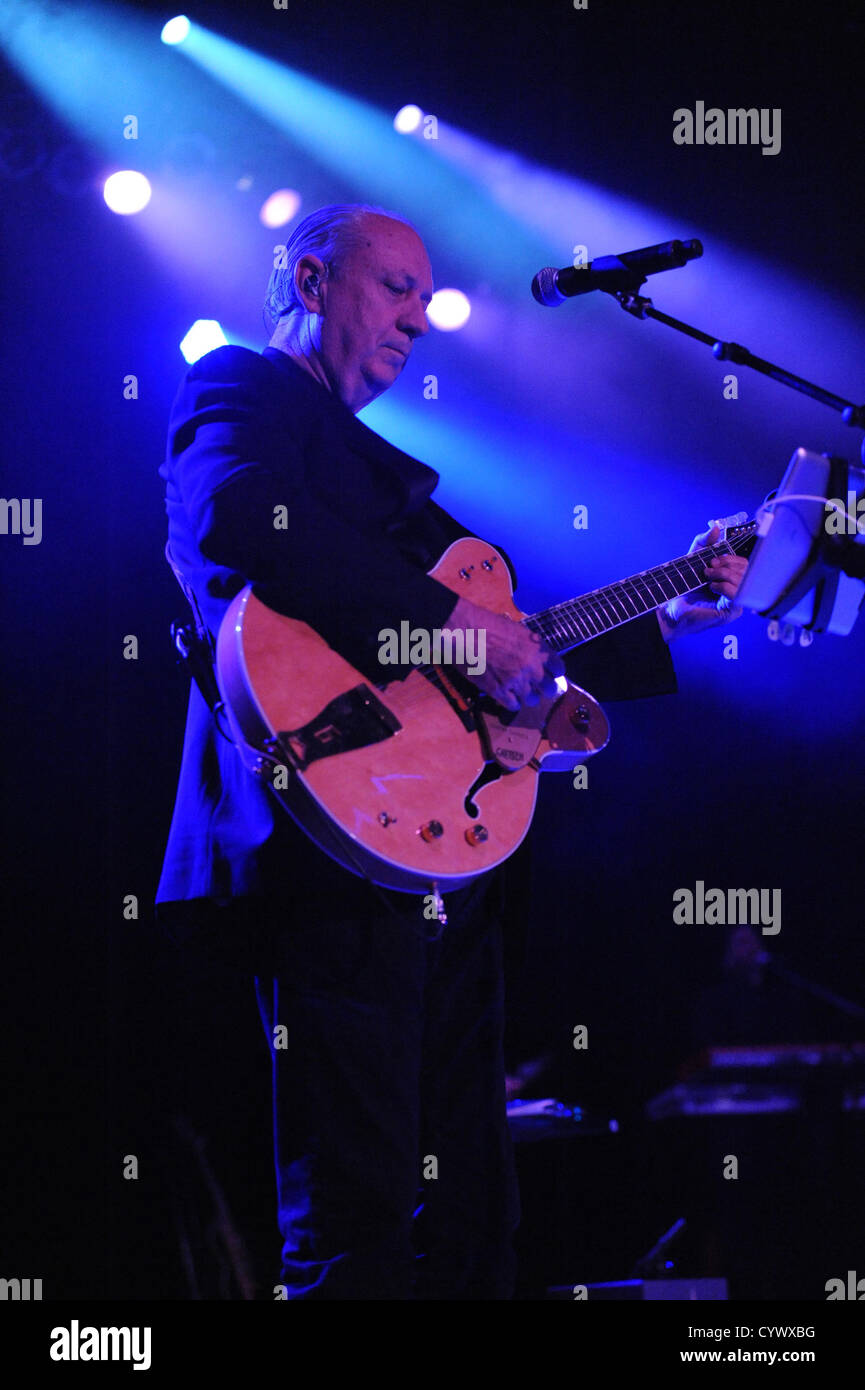 Los Angeles, Kalifornien, USA - Musiker MICHAEL NESMITH von The Monkees, die live im griechischen Theater, Los Angeles, Kalifornien, USA am 10. November 2012..Credit Bild Cr Scott Mitchell/ZUMA Press (Credit-Bild: © Scott Mitchell/ZUMAPRESS.com) Stockfoto