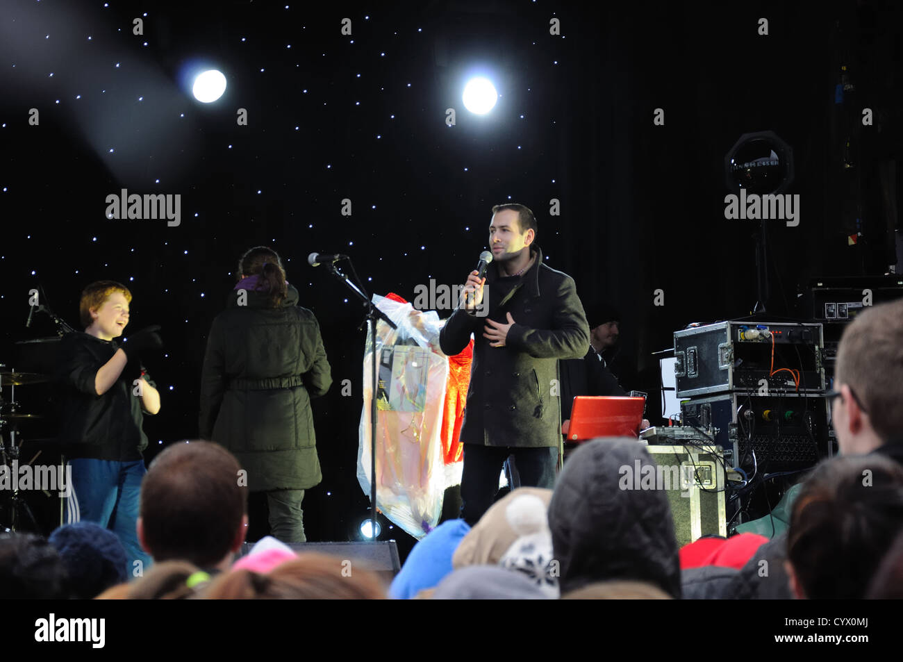 Live on Stage in Paisley mit Romeo und Radio Clyde Stockfoto