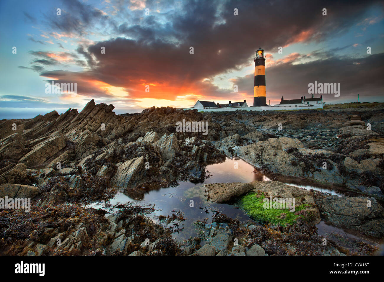St Johns Leuchtturm im County Down bei Sonnenuntergang. Stockfoto