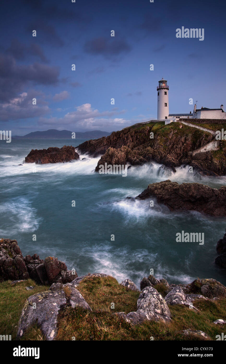 Nacht Schuss von Fanad Leuchtturm auf der Halbinsel Fanad, Grafschaft Donegal. Stockfoto