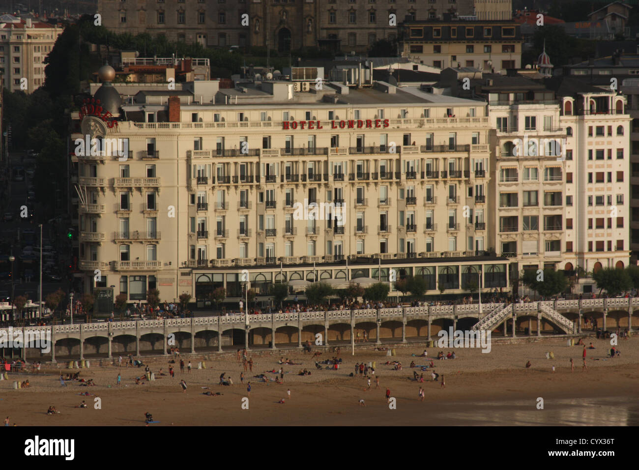 Hotel Londres von der Playa De La Concha in San Sebastian Stockfoto