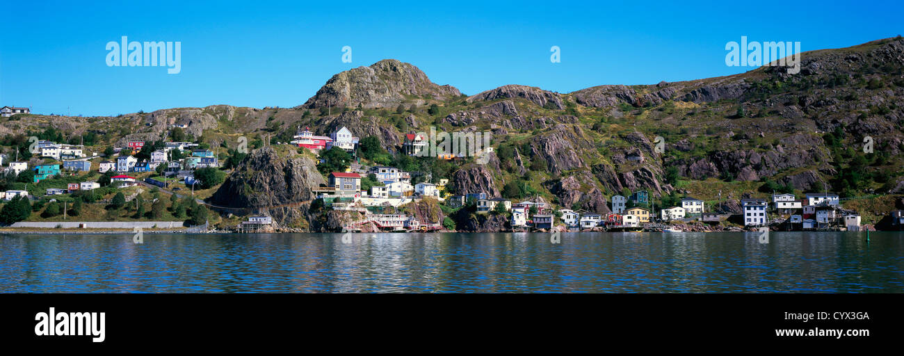 St. John's, Neufundland und Labrador, Kanada - der Batterie Nachbarschaft entlang des Hafens unterhalb von Signal Hill - Panoramablick Stockfoto