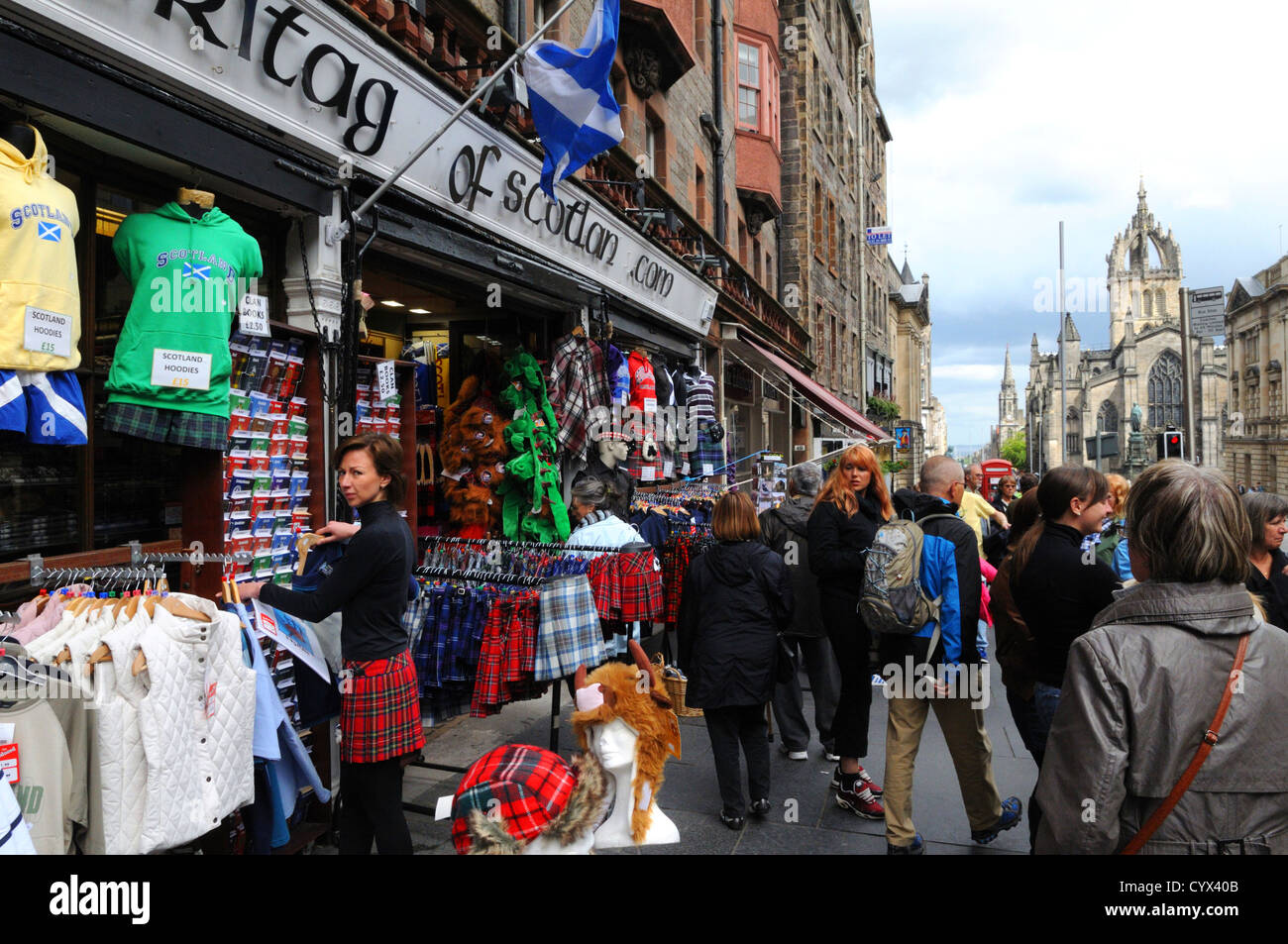 Ein typisches Souvenir shop in Edinburgh. Stockfoto