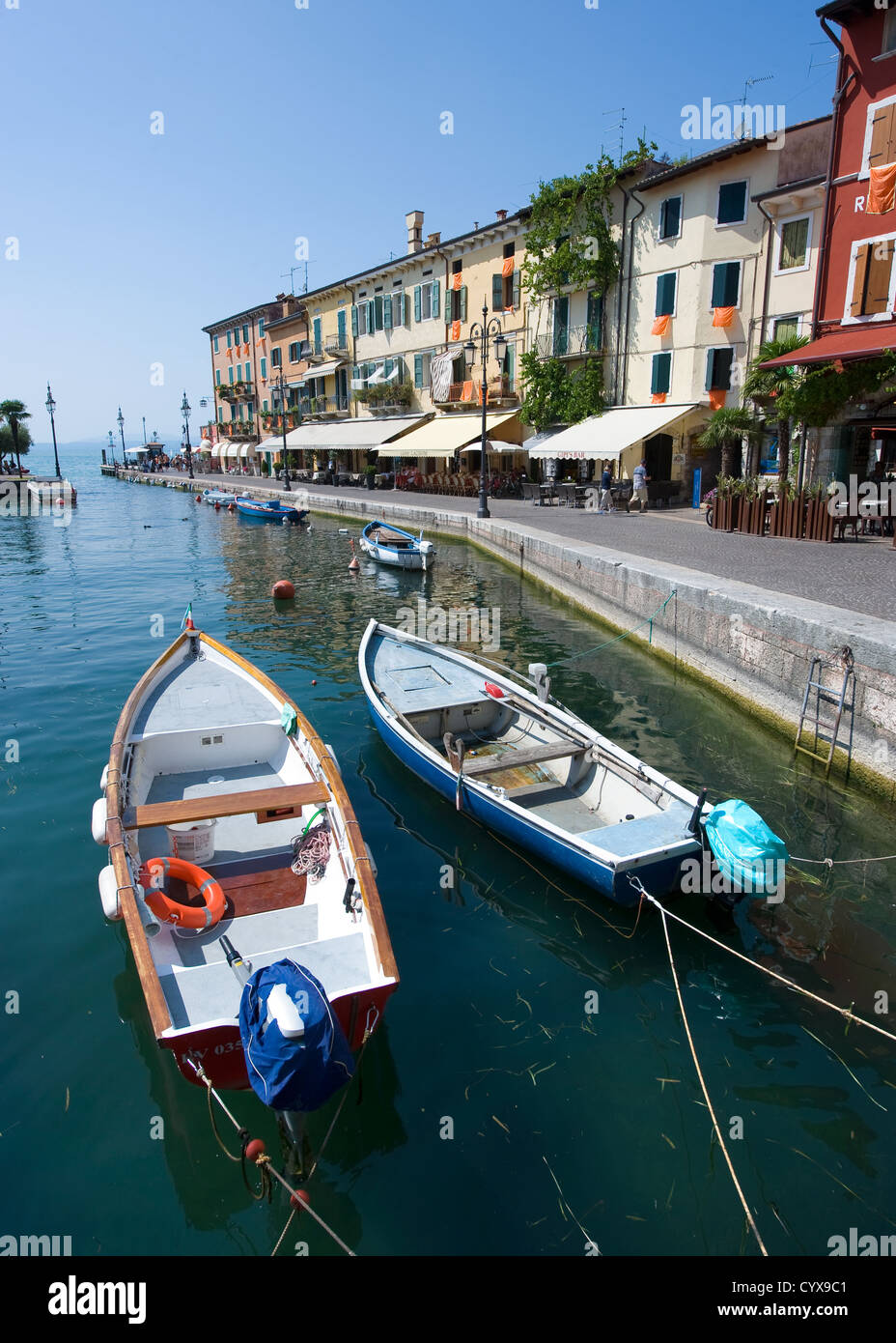 Die romantischen kleinen Hafen von Lazise am Gardasee in Italien Stockfoto