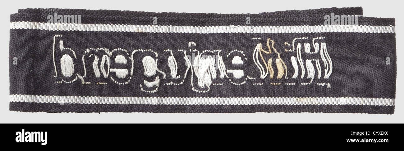 Sleeveband der 12. SS-Division 'Hitlerjugend', für Männer, bevo-Typ, maschinengewebt, silbergrauer Fadenaufschrift, unveröffentlicht. Länge 46 cm, historisch, historisch, 1930er, 20. Jahrhundert, Geheimdienst, Sicherheitsdienst, Geheimdienste, Sicherheitsdienste, Polizei, bewaffneter Dienst, bewaffnete Dienste, NS, Nationalsozialismus, Nationalsozialismus, Drittes Reich, Deutsches Reich, Deutschland, Utensil, Ausrüstungsgegenstände, Gegenstände, Objekte, Stills, Ausschneiden, Ausschneiden, Ausschneiden, Ausschneiden, Faschismus, Faschismus, Nationalsozialismus, Nazi, Nazi-Periode, Uniformen, nicht-Uniformen Stockfoto