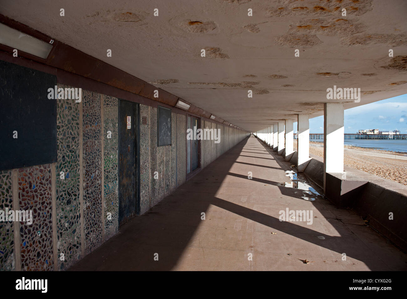 Die Strandpromenade in Hastings Stockfoto