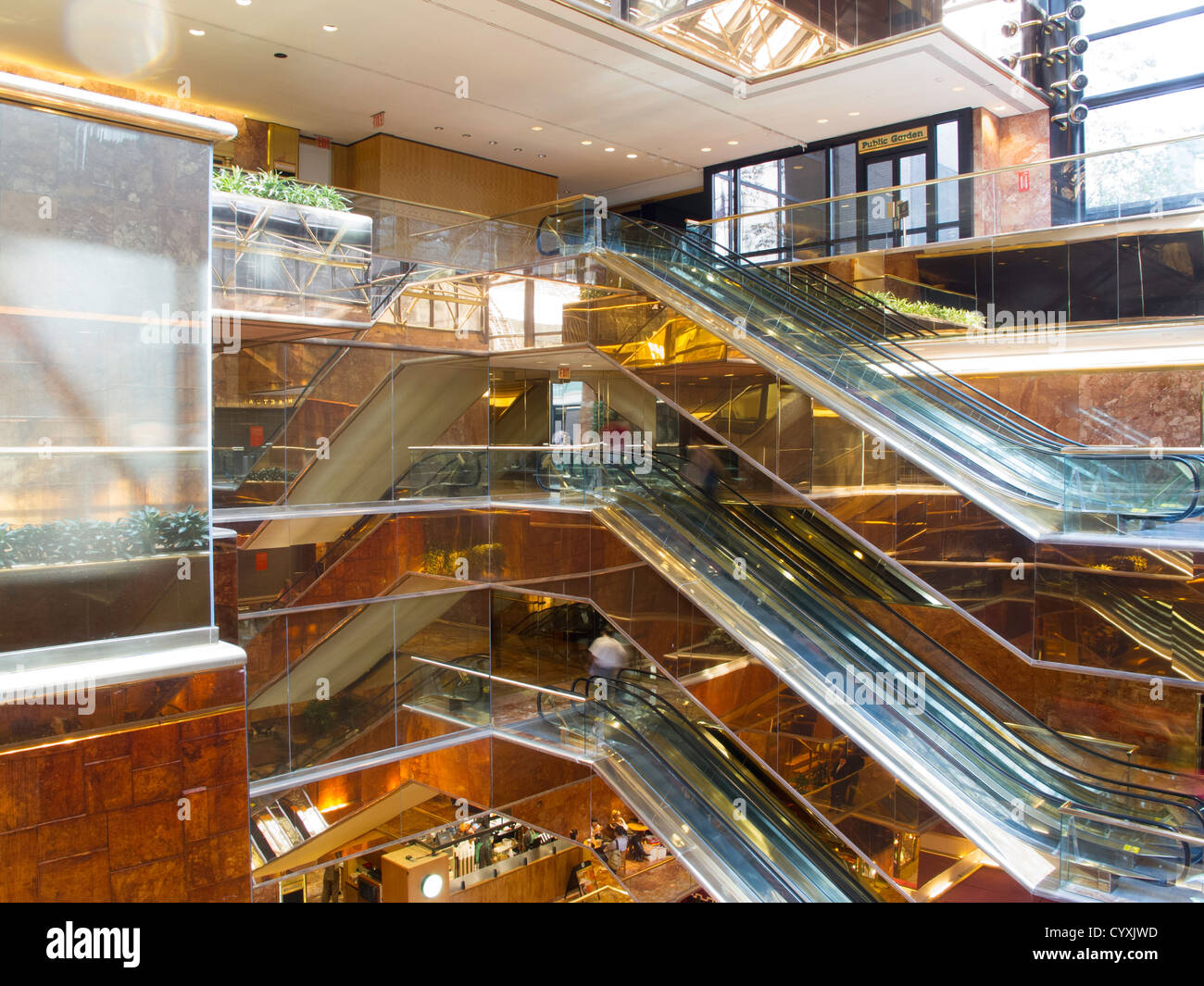 725 5th avenue -Fotos und -Bildmaterial in hoher Auflösung – Alamy