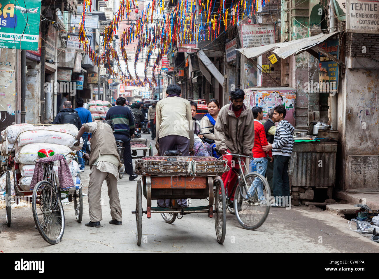 Indien, Punjab, Amritsar, Ansicht von Leben auf der Straße Stockfoto