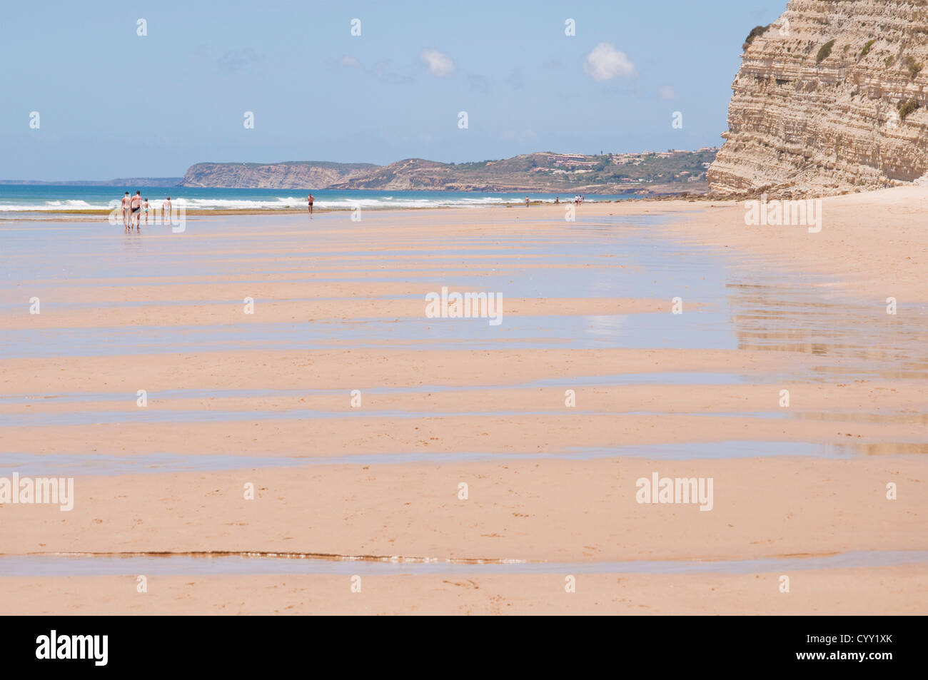 Portugal, Lagos, Tourist am Praia de Porto de Mos Stockfoto