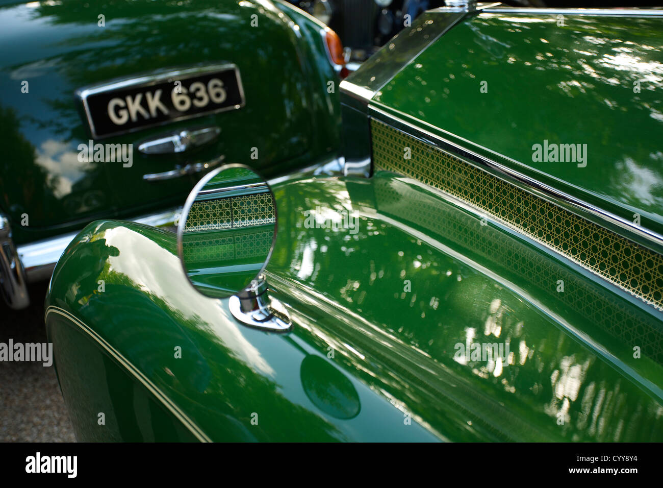 Zwei der Flotte von Goodwood Estate grünen Rolls-Royce beim Goodwood Revival 2012 Stockfoto