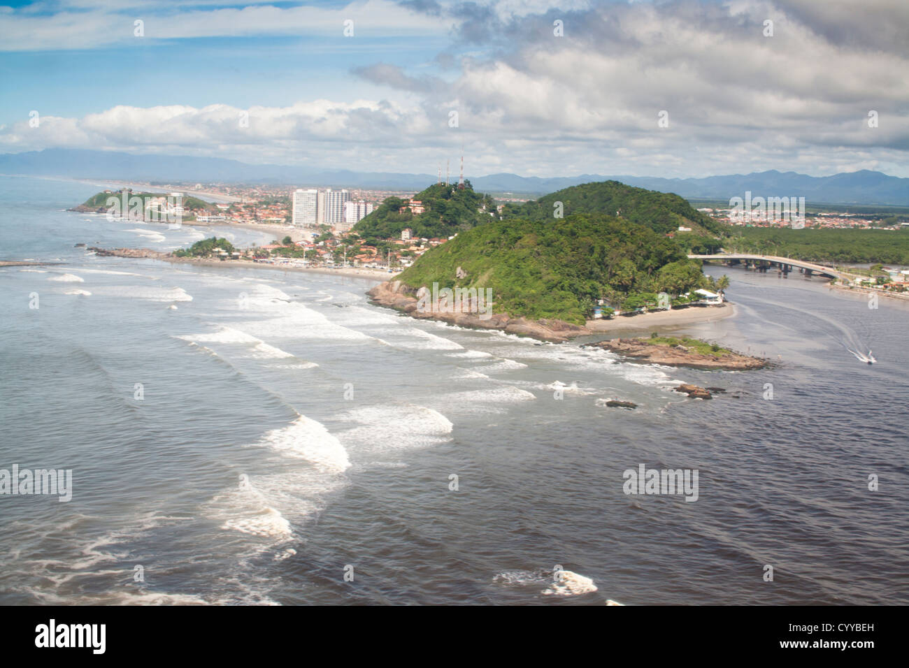 Luftbilder aus dem Itanhahem, Strand Details, South Shore von São Paulo Zustand, Brasilien. Stockfoto