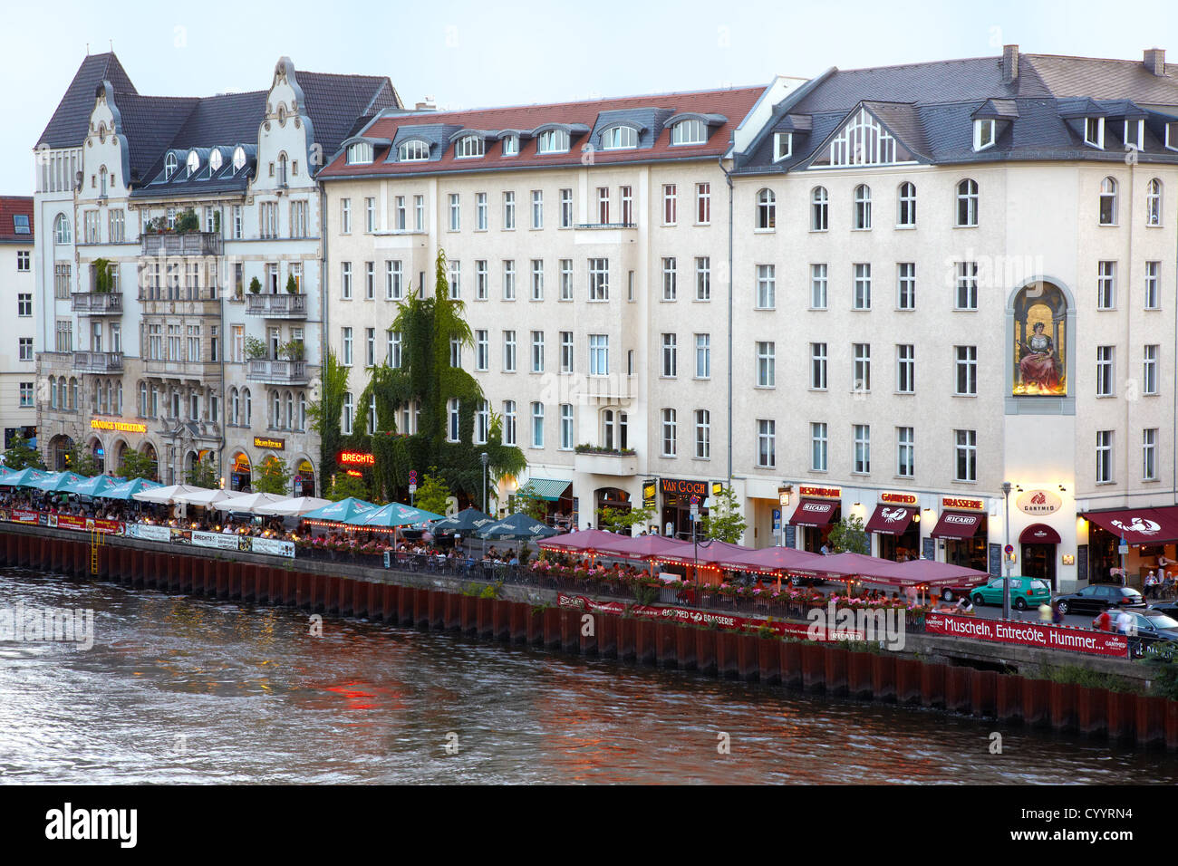 Bar an der Spree, am Abend in Berlin Stockfoto