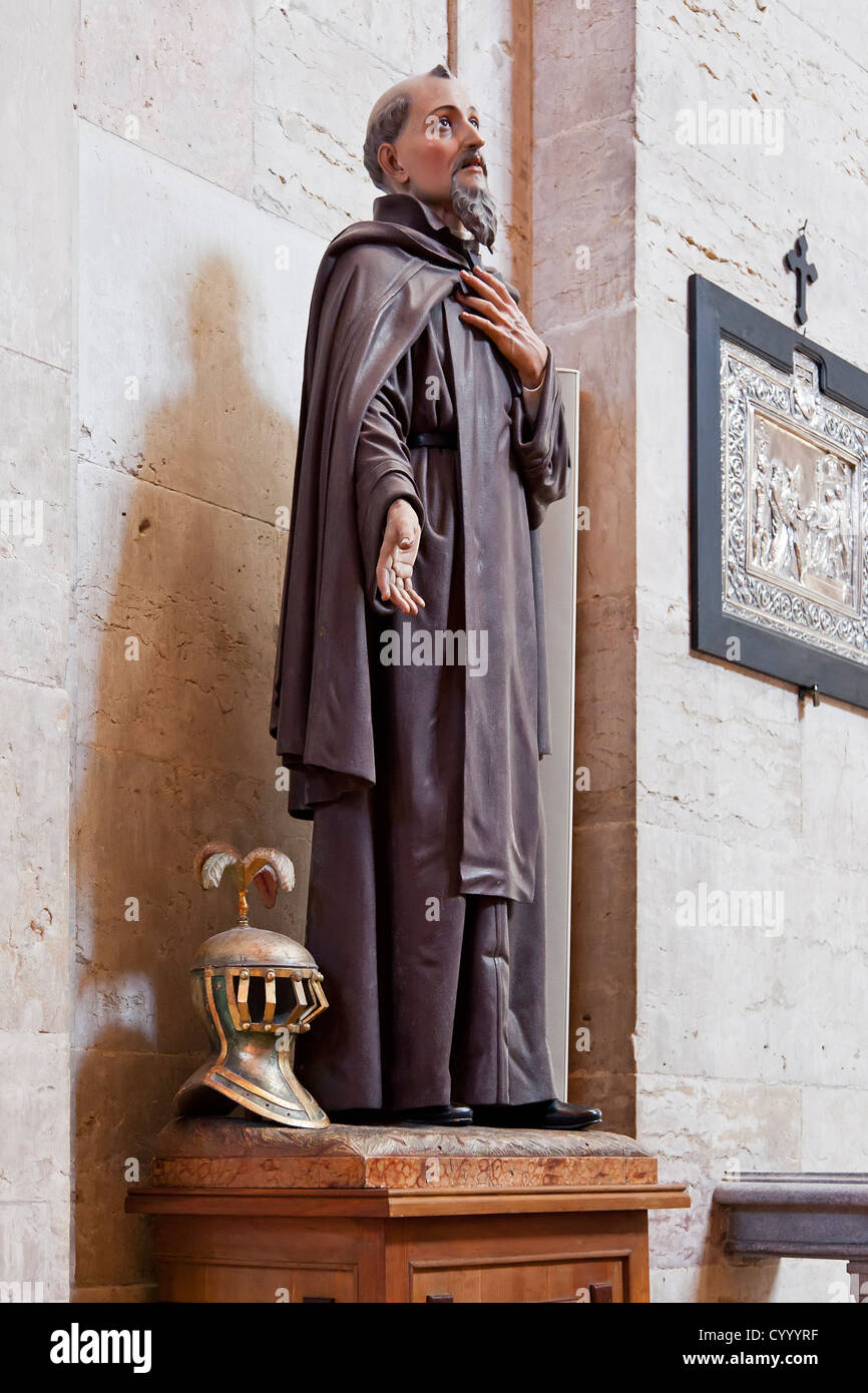 Römische katholische Heilige Statue in der Klosterkirche von São Vicente de Fora. Lissabon, Portugal. Stockfoto