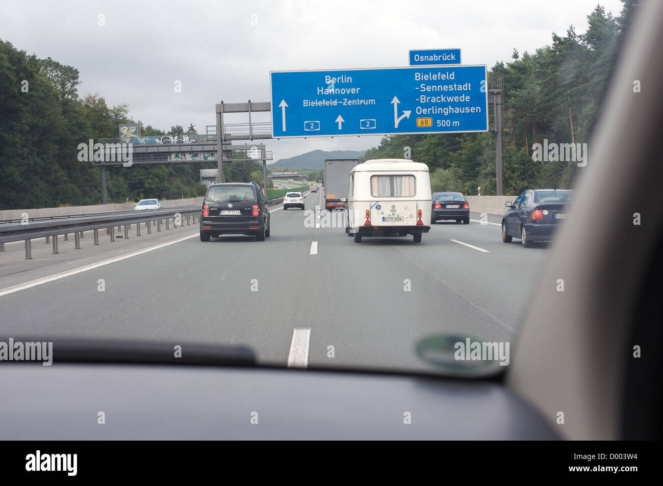 Fahren auf der A2 Autobahn Deutschland Stockfoto