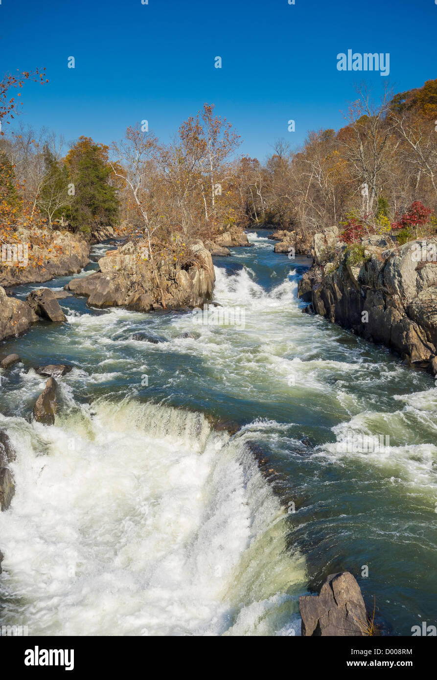 GREAT FALLS, MARYLAND, USA - Nebenfluss des Potomac River am Olmsted Insel. Stockfoto