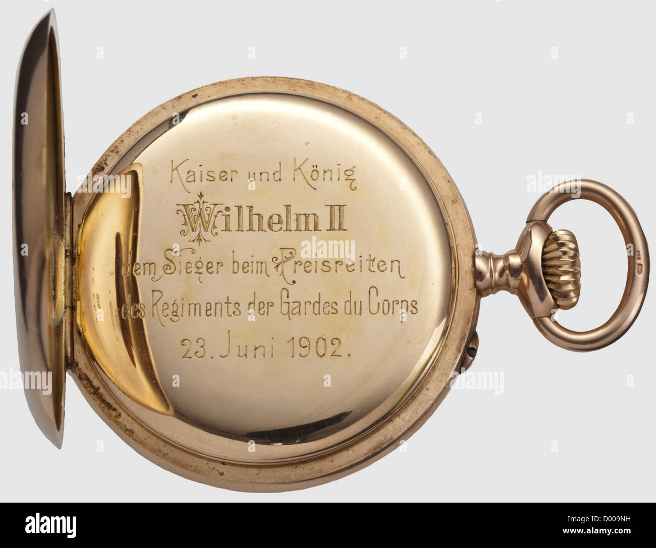 Kaiser Wilhelm II - eine Taschenuhr, Gold Taschenuhr als Preis vom Kaiser ausgezeichnet.White Emaille Zifferblatt mit Breguet-Ziffern, Tochtersekunden, Gold Louis XV Hände, Inschrift 'Gebr. Eppner Berlin'.14 Karat Goldgehäuse, der Deckel mit der gekrönten Chiffre von Wilhelm II.das Innere mit Markenzeichen und Nummer 25947.die Küvette eingraviert "von Kaiser und König Wilhelm II. An den Sieger des Reitturniers des Life Guard Regiments am 23. Juni 1902'(transl.).gilt Brückenbewegung mit Schwanenhalsregulierung,Breguet-Überspulfeder,Ankerhemmung mit ,Additional-Rights-Clearences-nicht verfügbar Stockfoto