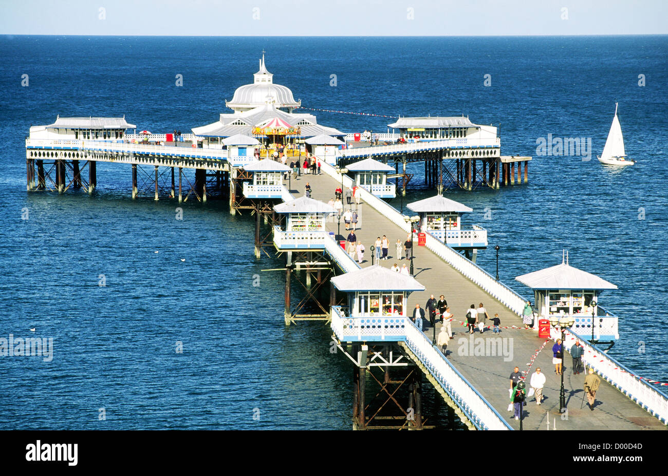 Llandudno Pier. Viktorianische Bäderarchitektur erbaut 1871 am North Beach Holiday Resort von Llandudno, Conwy, Nordwales Stockfoto