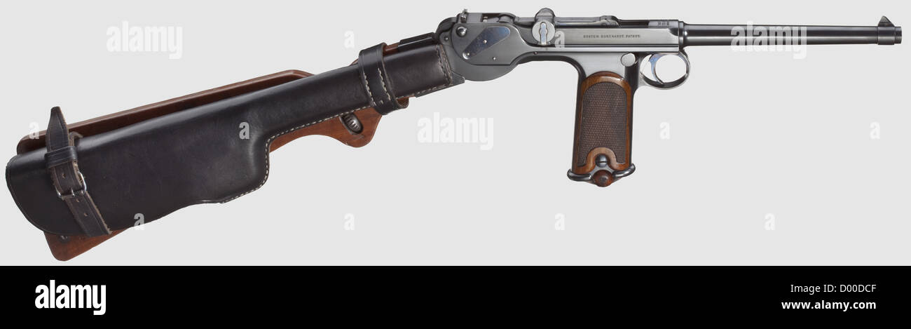 Eine Borchardt C 93, Loewe Herstellung, in seinem Fall, um 1895, Kal. 7.65 Borchardt, Nr. 900. Übereinstimmende Nummern. Spiegelartige Bohrung, Zylinderlänge 190 mm. Acht Aufnahmen. Krone mit Proof-Zeichen/'BUG'. Auf das hintere Schaublatt geschraubt. Vorderansicht mit fixierten Dreiecken. Empfänger mit der Aufschrift „WAFFENFABRIK / LOEWE / BERLIN“, rechts am Gabelgehäuse „SYSTEM BORCHARDT. PATENT.“ Komplett gebürstet Bluing. Kleinteile blau, s historisch, historisch, 19. Jahrhundert, zivile Handfeuerwaffen, Handfeuerwaffen, Waffen, Waffen, Waffen, Waffen, Waffen, Waffen, Objekt, Objekt, Objekt, Objekt, zusätzliche-Rechte-Clearences-nicht verfügbar Stockfoto