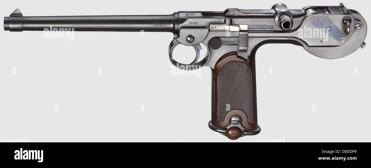 Eine Borchardt C 93, Loewe Herstellung, in seinem Fall, um 1895, Kal. 7.65 Borchardt, Nr. 900. Übereinstimmende Nummern. Spiegelartige Bohrung, Zylinderlänge 190 mm. Acht Aufnahmen. Krone mit Proof-Zeichen/'BUG'. Auf das hintere Schaublatt geschraubt. Vorderansicht mit fixierten Dreiecken. Empfänger mit der Aufschrift „WAFFENFABRIK / LOEWE / BERLIN“, rechts am Gabelgehäuse „SYSTEM BORCHARDT. PATENT.“ Komplett gebürstet Bluing. Kleinteile blau, s historisch, historisch, 19. Jahrhundert, zivile Handfeuerwaffen, Handfeuerwaffen, Waffen, Waffen, Waffen, Waffen, Waffen, Waffen, Objekt, Objekt, Objekt, Objekt, zusätzliche-Rechte-Clearences-nicht verfügbar Stockfoto