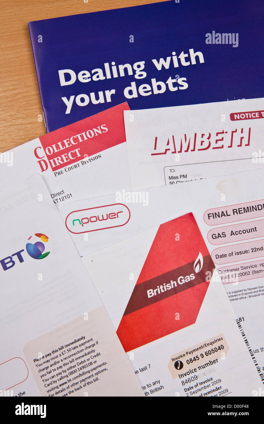 Umgang mit Schulden. Haushalt Stromrechnungen, so dass es schwierig für eine britische Eigenheimzulage zu leisten. VEREINIGTES KÖNIGREICH. Stockfoto