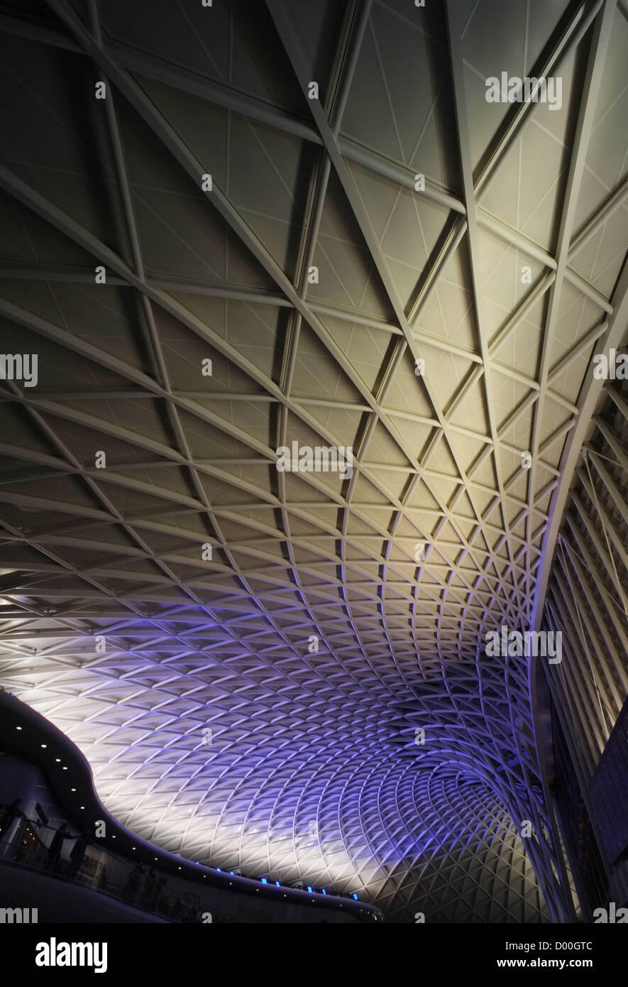 Kings Cross Station Dach, London, UK, entworfen von John McAslan und Partner. Stockfoto