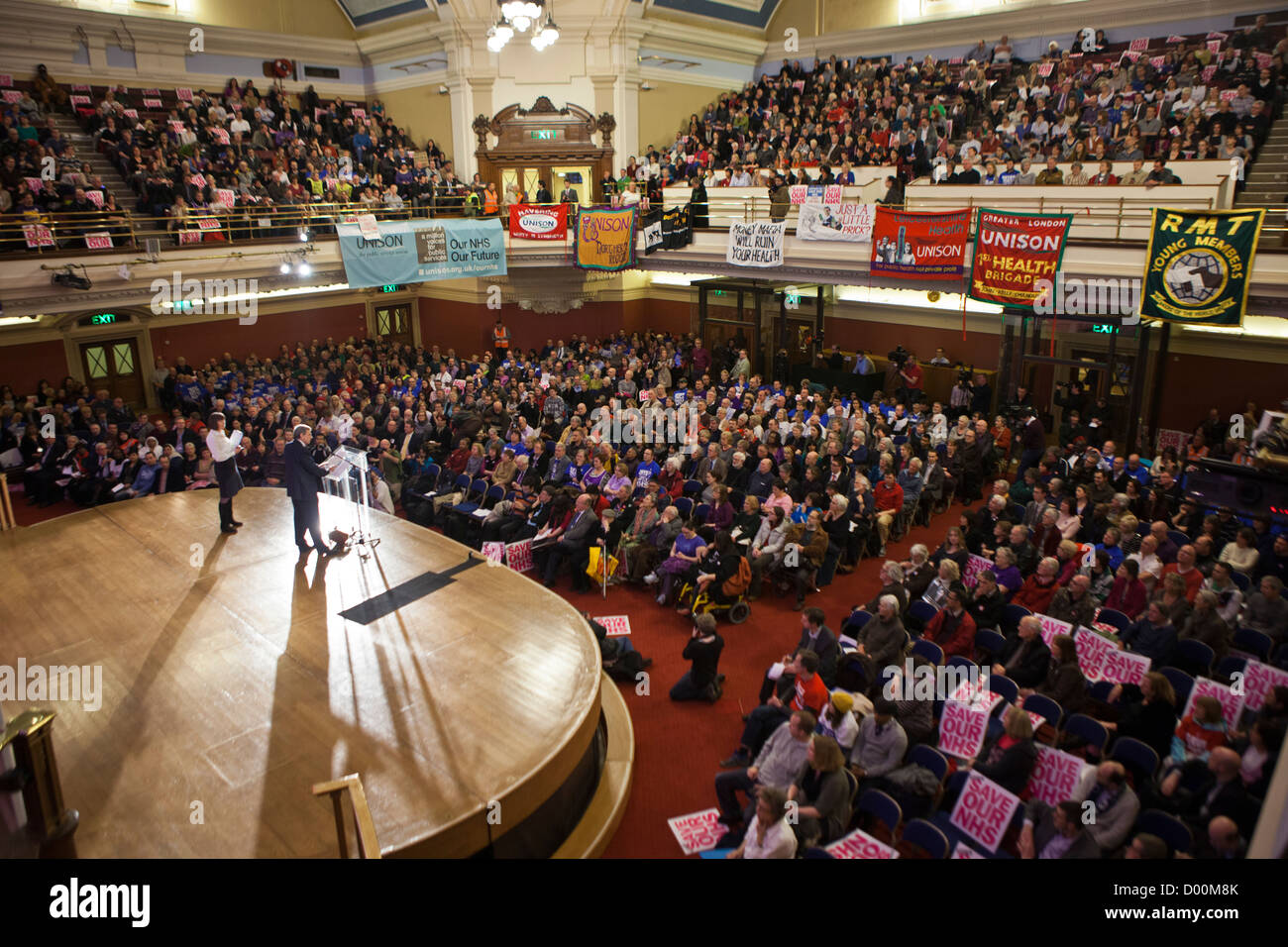 "Save Our NHS" Rallye durch die TUC gegen der Regierung umstritten gesundheitlichen und sozialen Betreuung Rechnung. Westminster Central Hall. Stockfoto