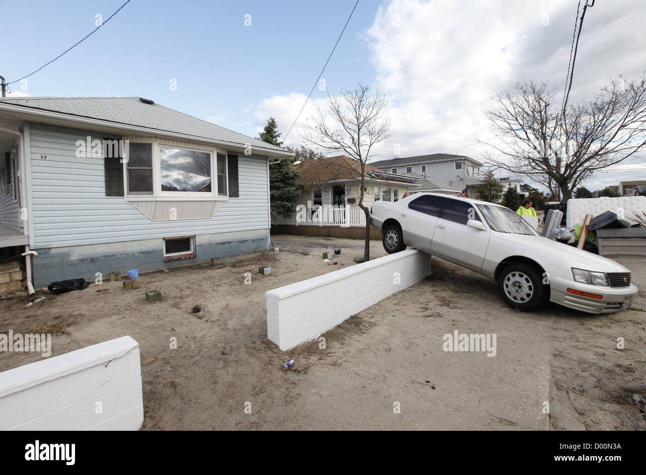 3. November 2012 - Queens, New York, USA - Schäden durch Hurrikan Sandy, Breezy Punkt schlagen Queens, NY, fünf Tage nach dem Hurrikan... Breezy Point ist direkt am Strand befindet sich am westlichen Ende der Halbinsel Rockaway, zwischen Rockaway Inlet und Jamaica Bay auf der Landseite und den Atlantischen Ozean. (Kredit-Bild: © Engel Chevrestt/ZUMAPRESS.com) Stockfoto