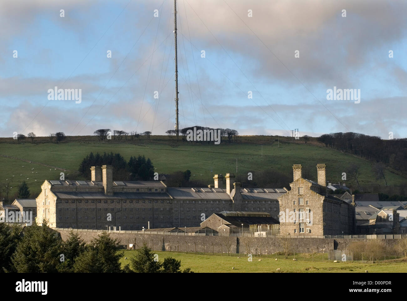Dartmoor Gefängnis Princetown Devon Uk. Zeigen riesige Satalite Ariel am Hang hinter. HOMER SYKES Stockfoto