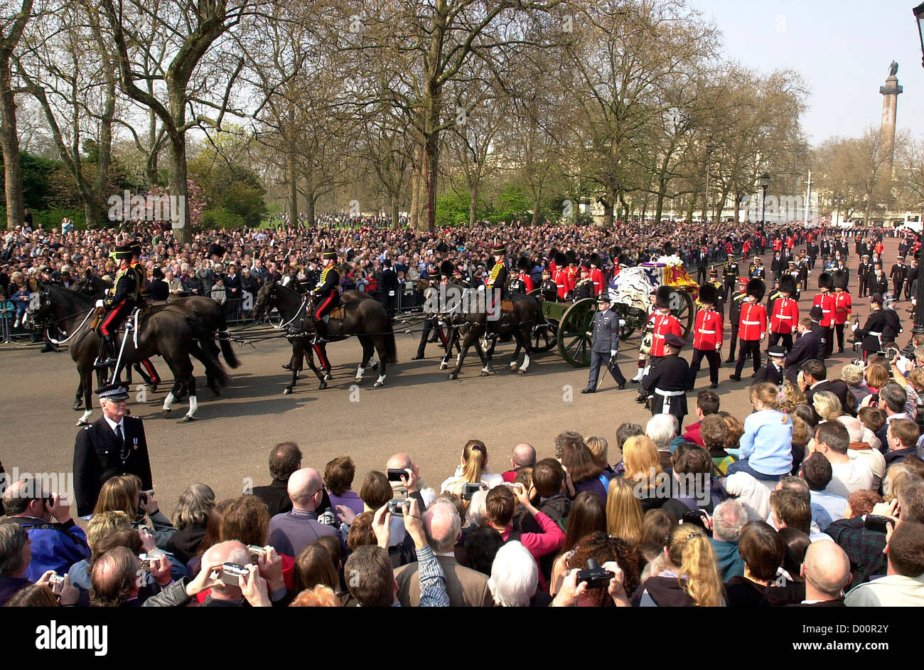 Königin-Mütter Trauerzug und Sarg, London, UK Stockfoto