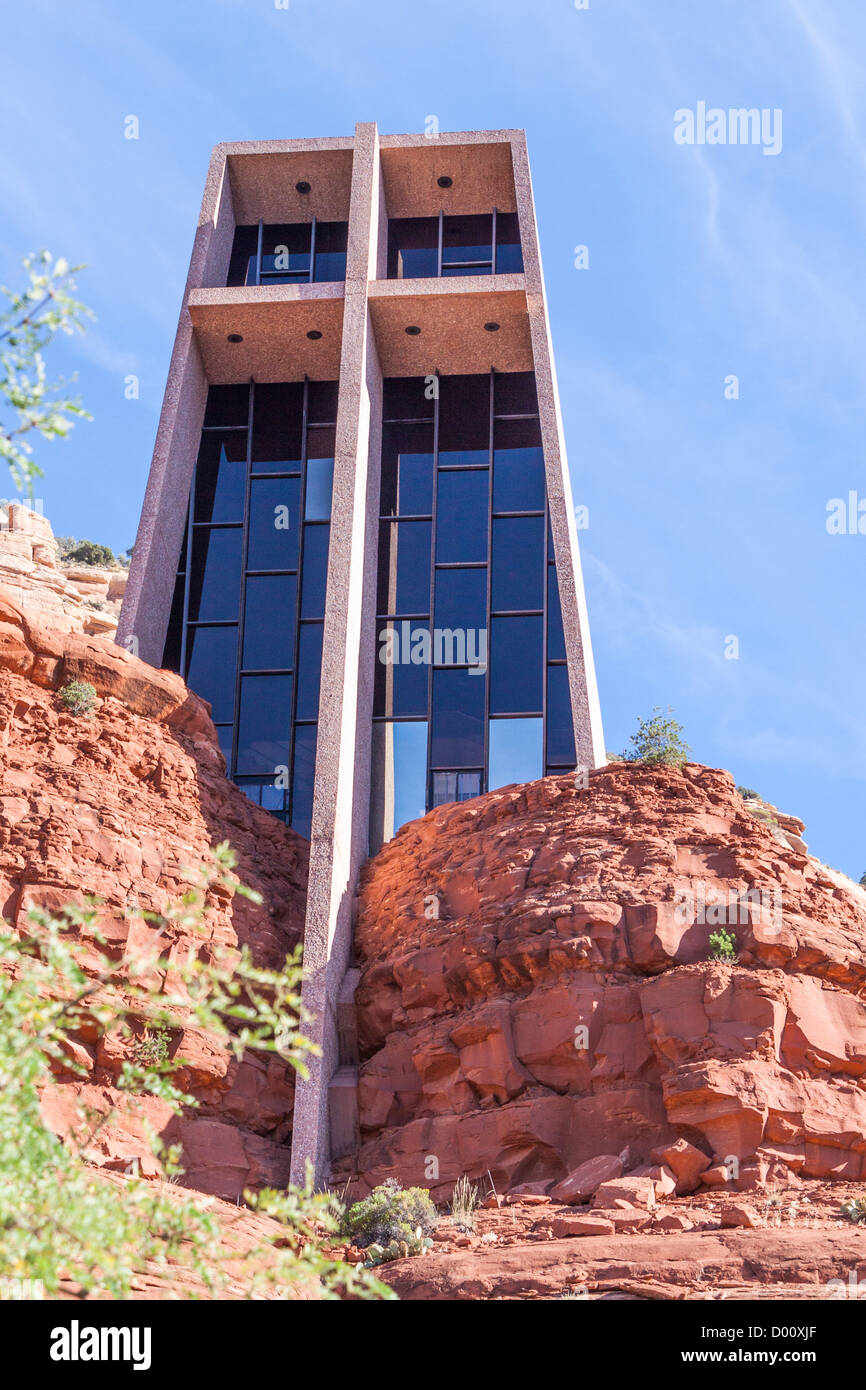 Die Kapelle des Heiligen Kreuzes ist eine römisch-katholische Kapelle in den Mesas von Sedona, Arizona. Stockfoto