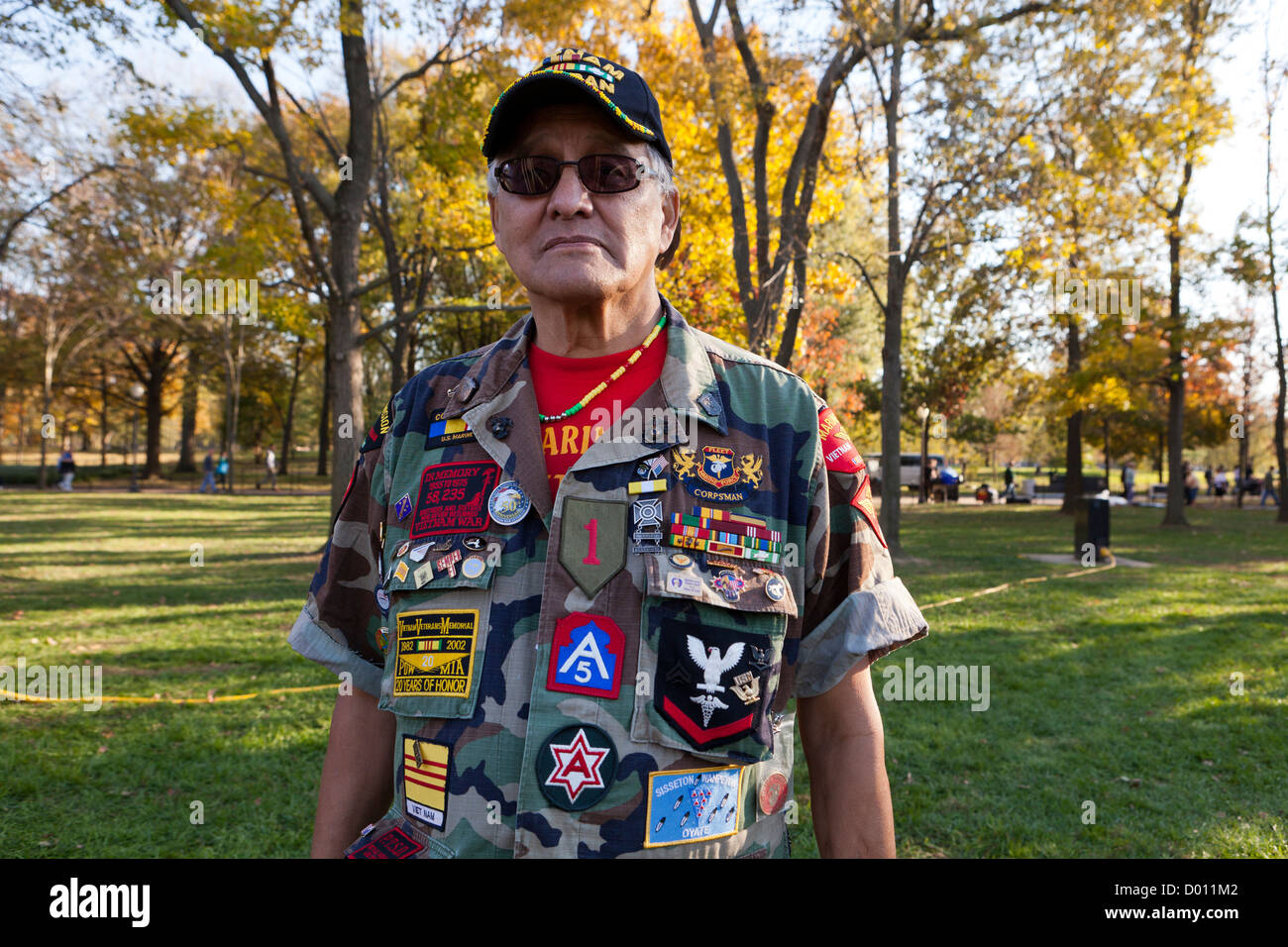 American Indian uns Vietnamkrieg-Veteran mit Medaillen und Auszeichnungen Stockfoto