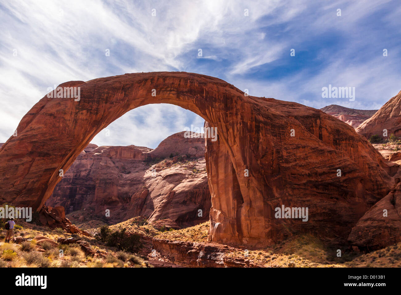 Rainbow Bridge National Monument in Lake Powell ist die weltweit größte bekannte Naturbrücke. Es befindet sich auf dem Navajo Reservat. Stockfoto