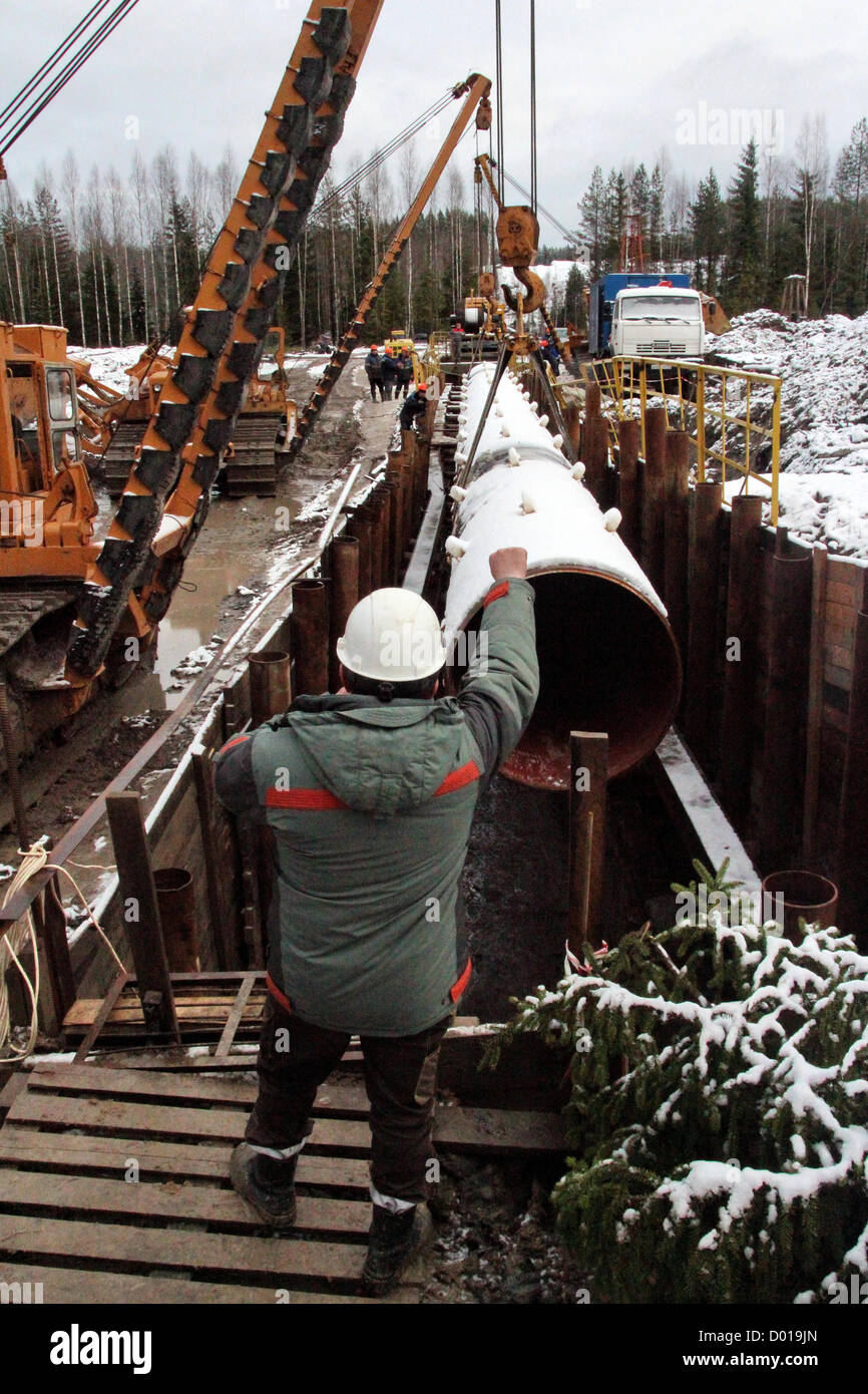 7. November 2012 - Russland - November 07,2012.Leningrad Region Russlands. Im Bild: Bau des Tunnels unter dem Saimaa-Kanal für die Verlegung der Linie 2 der Nord Stream-Gaspipeline. (Kredit-Bild: © PhotoXpress/ZUMAPRESS.com) Stockfoto