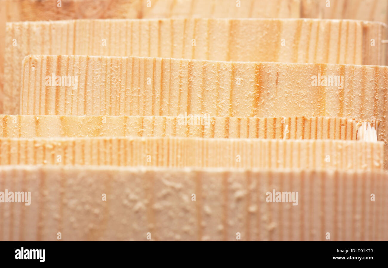 Ein Stapel von Holzplatten Stockfoto
