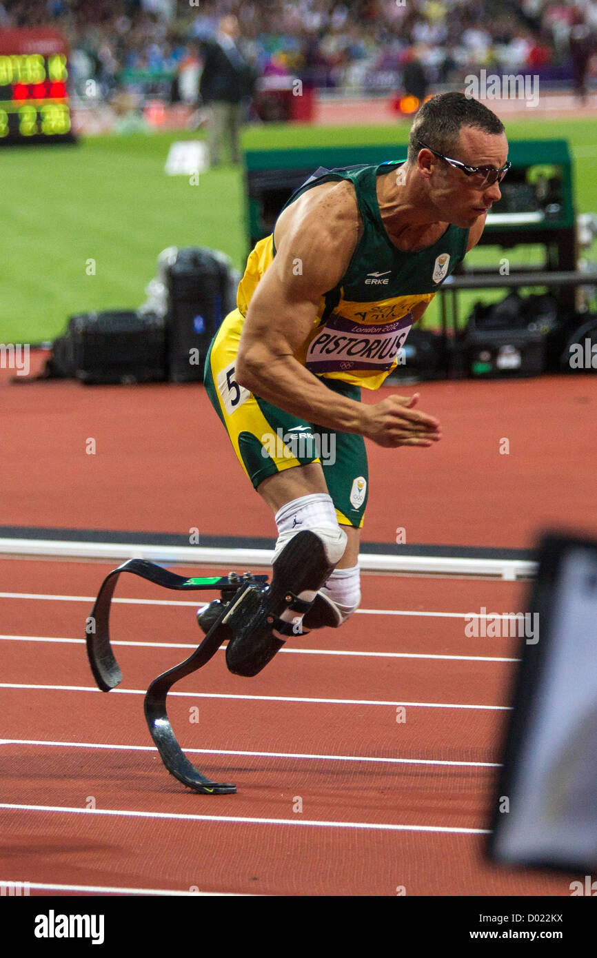 Oscar Pistorius (RSA) im Wettbewerb auf die Männer 400 m-Halbfinale bei den Olympischen Sommerspielen 2012 in London Stockfoto