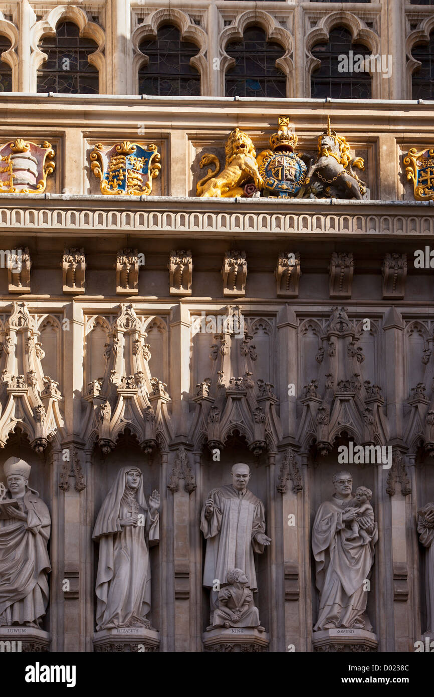 Detail am vorderen Fassade der Westminster Abbey, London England, UK Stockfoto