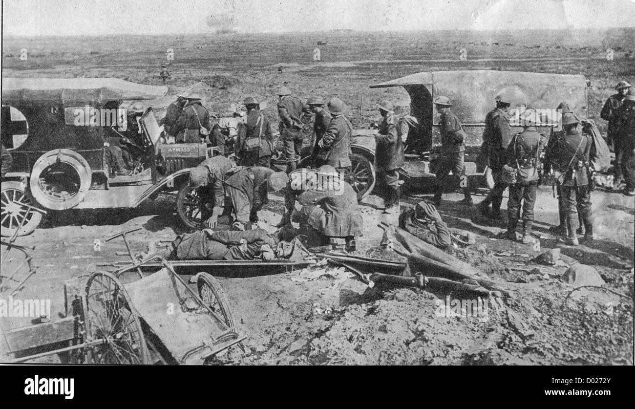 Rechts oben in die Schusslinie - Hospital Corps an der Front im ersten Weltkrieg Stockfoto