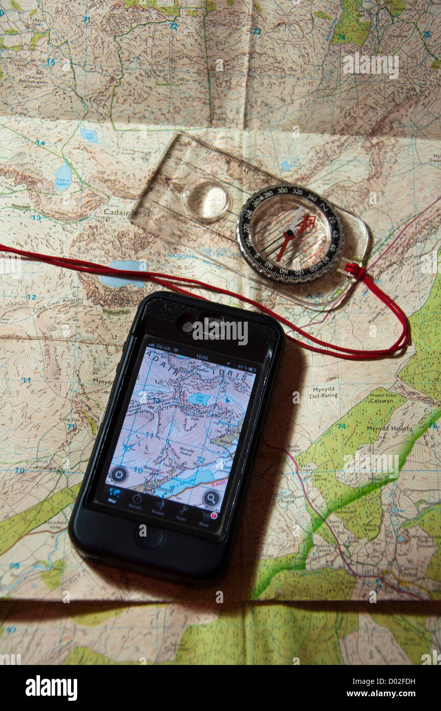 Karte der Ordnance Survey OS, Telefon ich GPS und Kompass für die Navigation für Wanderer 