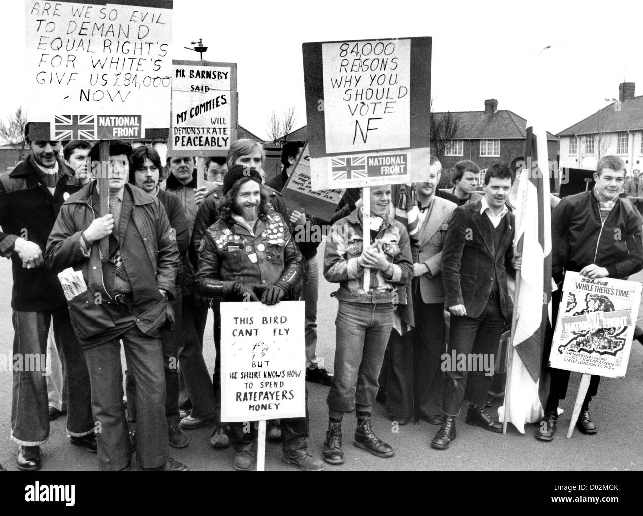 National Front march in Wolverhampton 1981. Großbritannien Britisch England Englisch Politik der 1980er Jahre politische Kundgebung rechtsextreme Arbeiterstraßenstraßen protestieren gegen Großbritannien. BILD VON DAVID BAGNALL Stockfoto