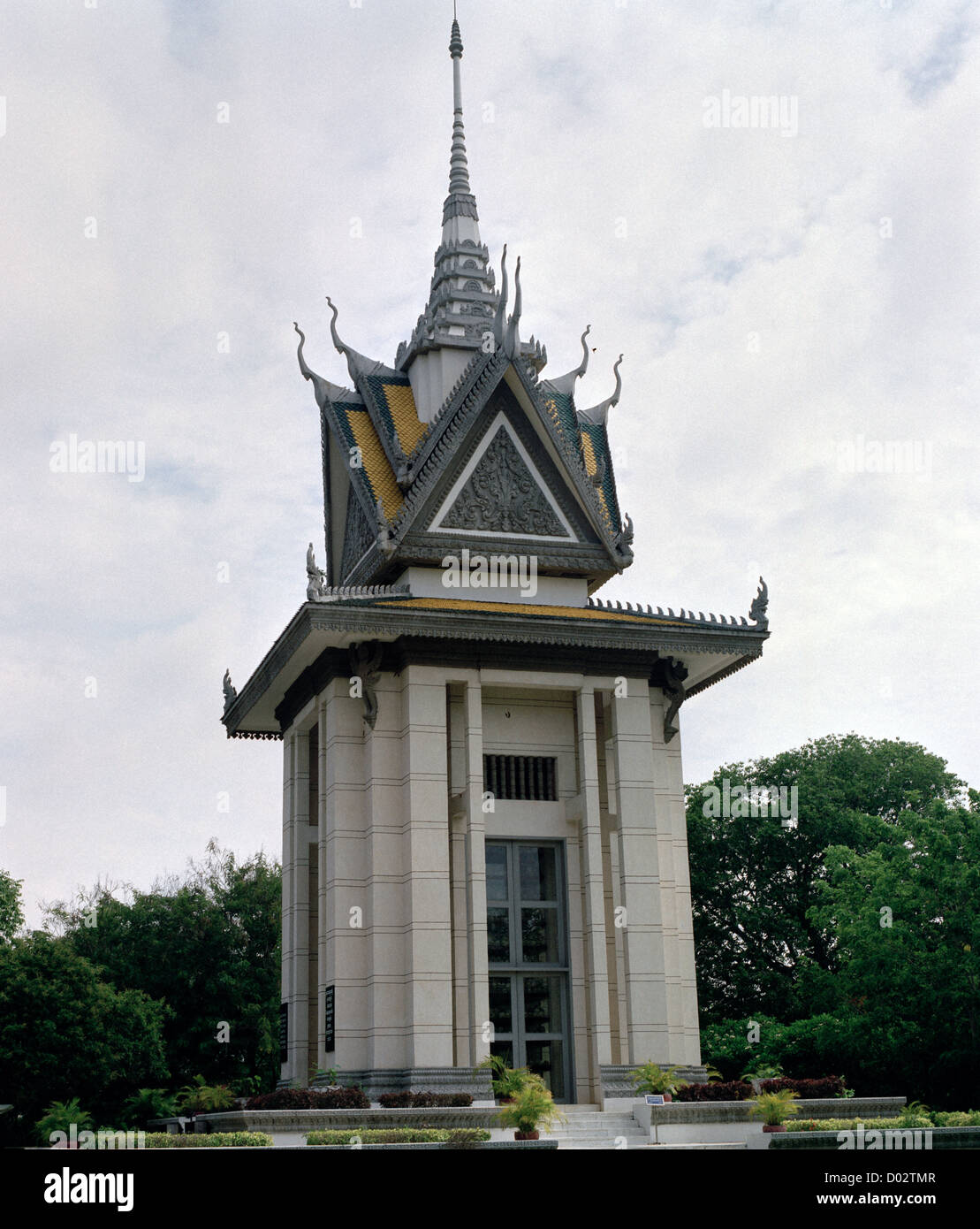 Buddhistische Memorial Stupa Choeung Ek Killing Fields in Phnom Penh in Kambodscha in Fernost-Südost-Asien. Völkermord-Center Geschichte Kambodschas Reisen Stockfoto