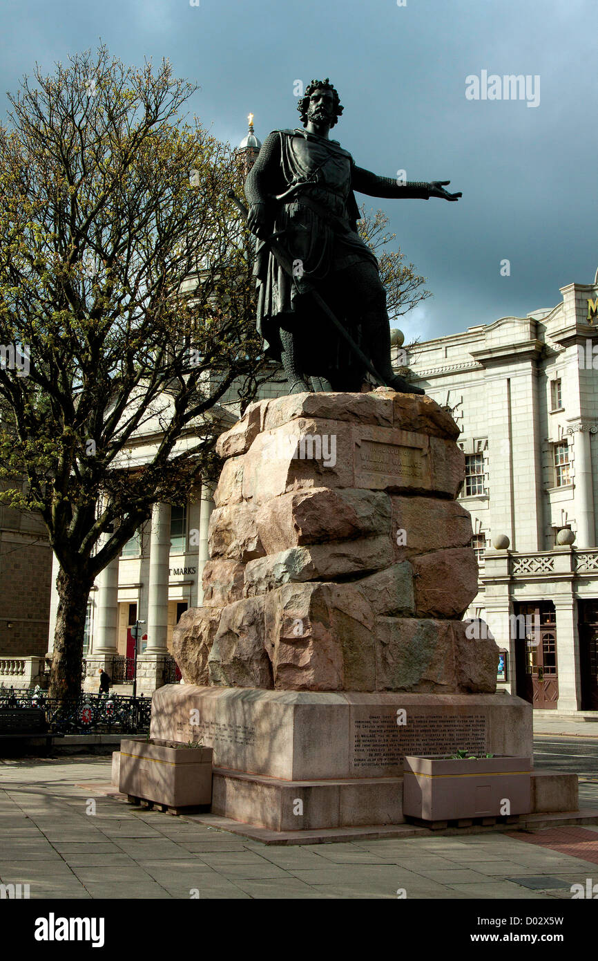 William Wallace Statue außerhalb seiner Majestät Theater in der Stadt von Aberdeen Stockfoto