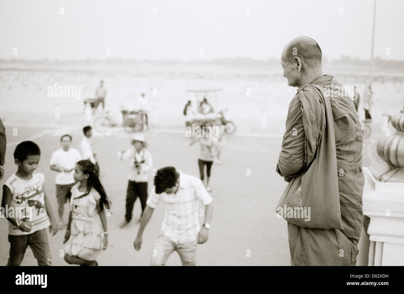 Ein buddhistischer Mönch in Vientiane in Laos in Indochina im Fernen Osten Südostasien. Buddhismus Kultur Reportage Bildjournalismus Reisen Stockfoto