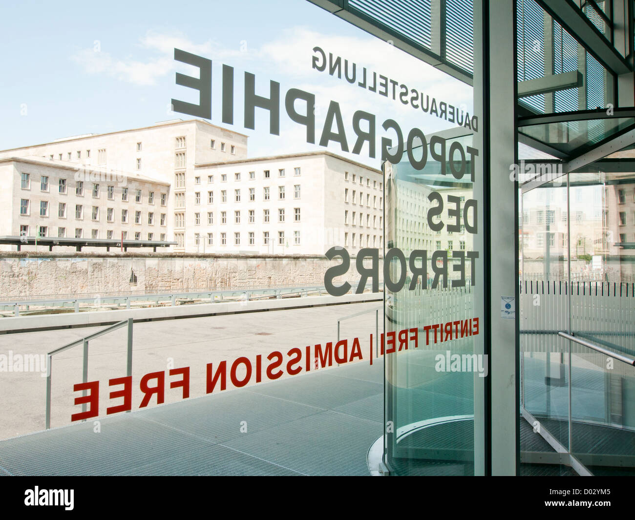 Eingang zur Ausstellung Topographie des Terrors auf dem Gelände des ehemaligen Gestapo-Hauptquartier in Berlin-Deutschland Stockfoto
