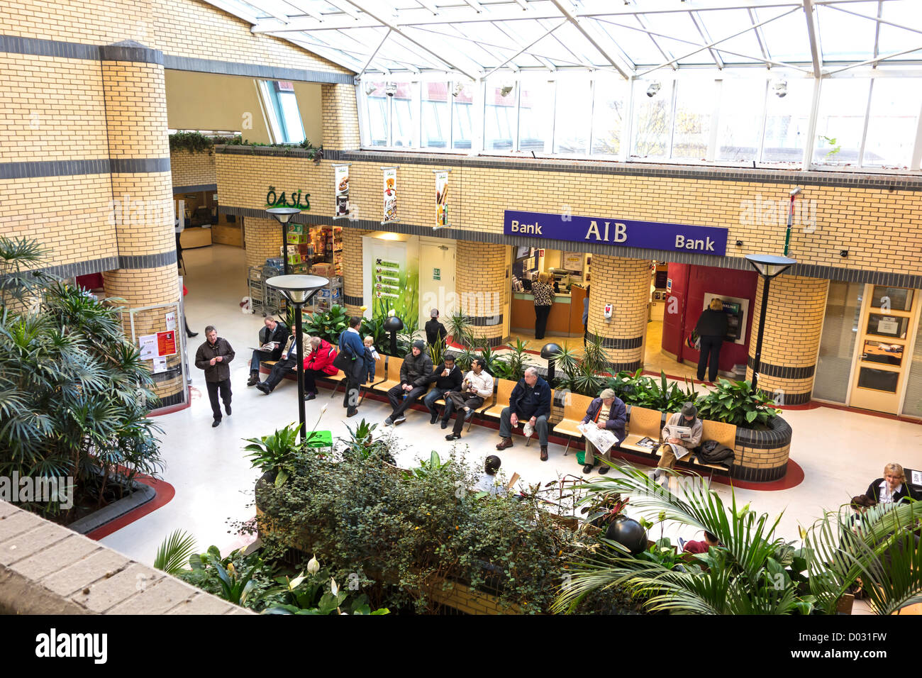 Der Bereich des Atriums in Tallaght Hospital, Tallaght Dublin, Irland Stockfoto