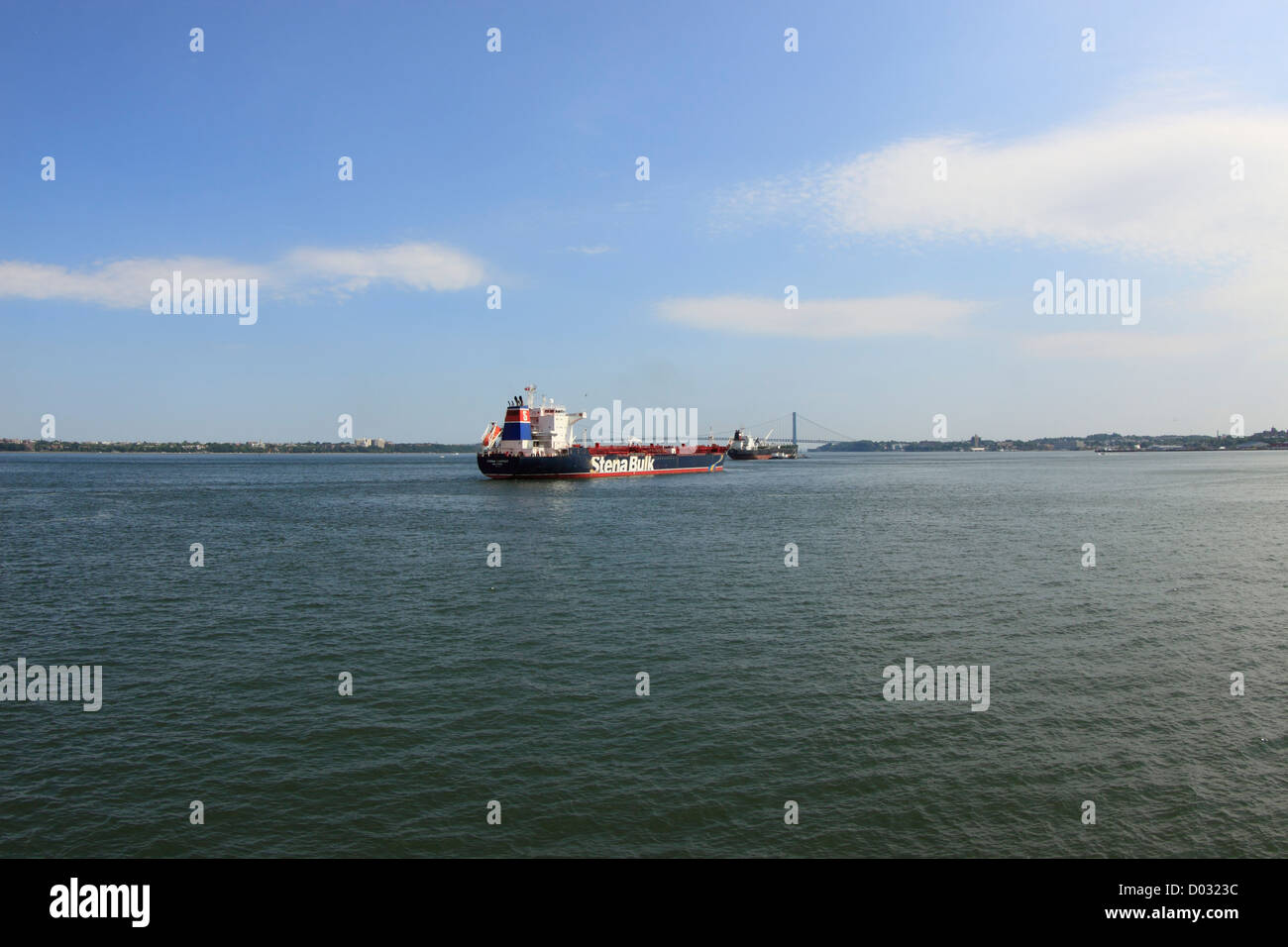 Öl-Tanker im Hafen von New York Stockfoto