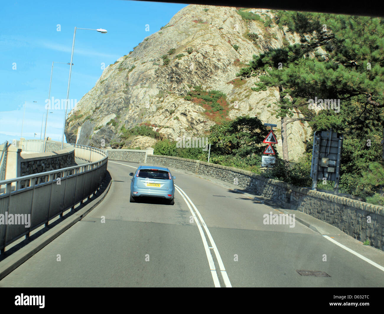 Einsame Auto Reise durch die malerischen Täler von Wales Stockfoto