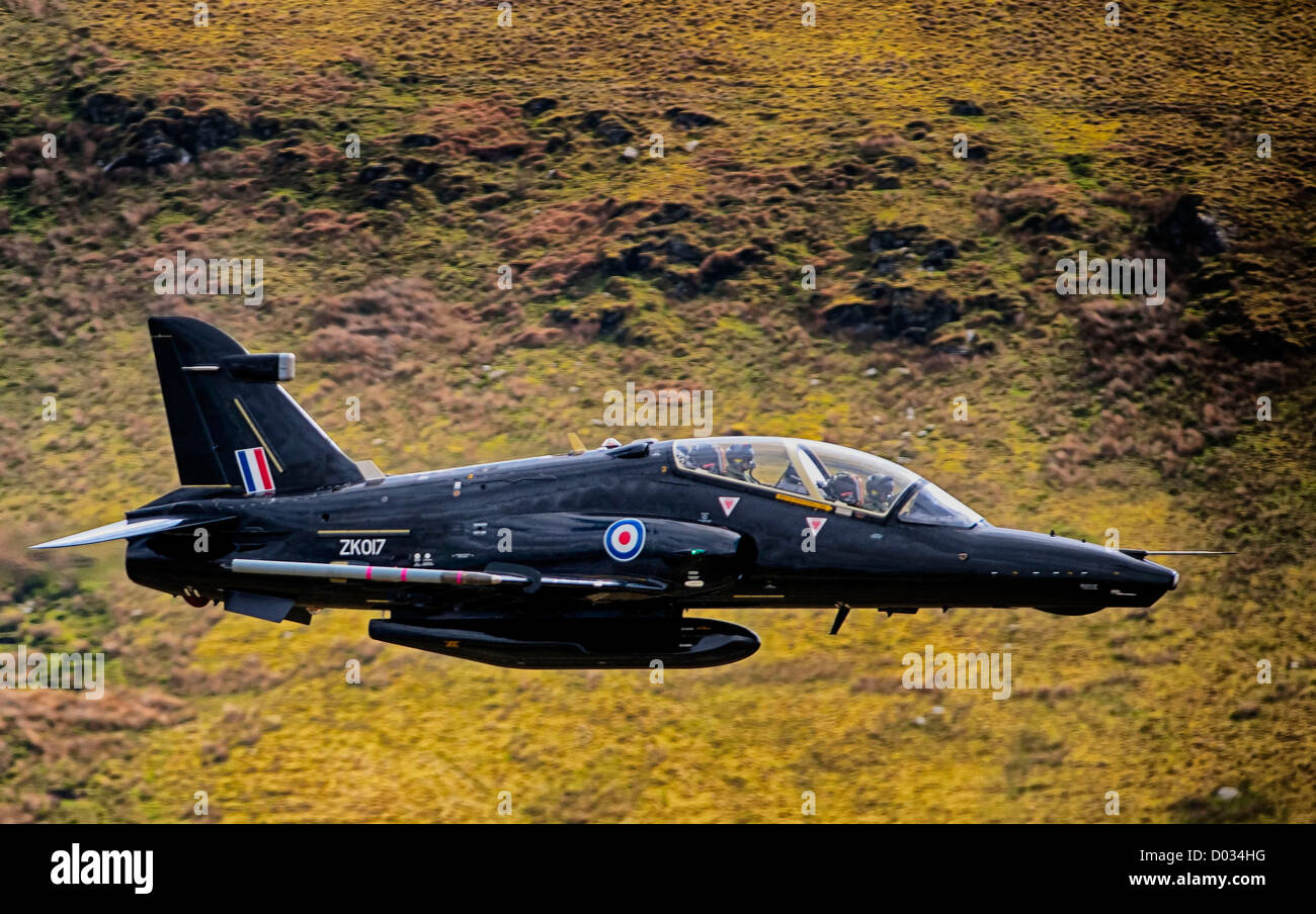 RAF Hawk niedrigen schleudern Noeth Wales Mach Schleife. Stockfoto