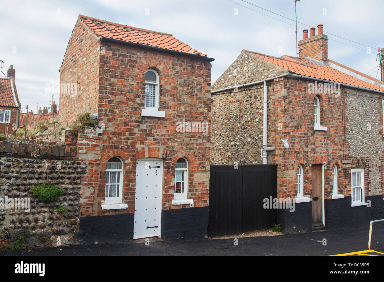 Veranstaltungssuite Cottage, Wells-Next-the-Sea, North Norfolk, Großbritannien, sagte, das kleinste Haus in England, eine oben, eine unten sein. Stockfoto