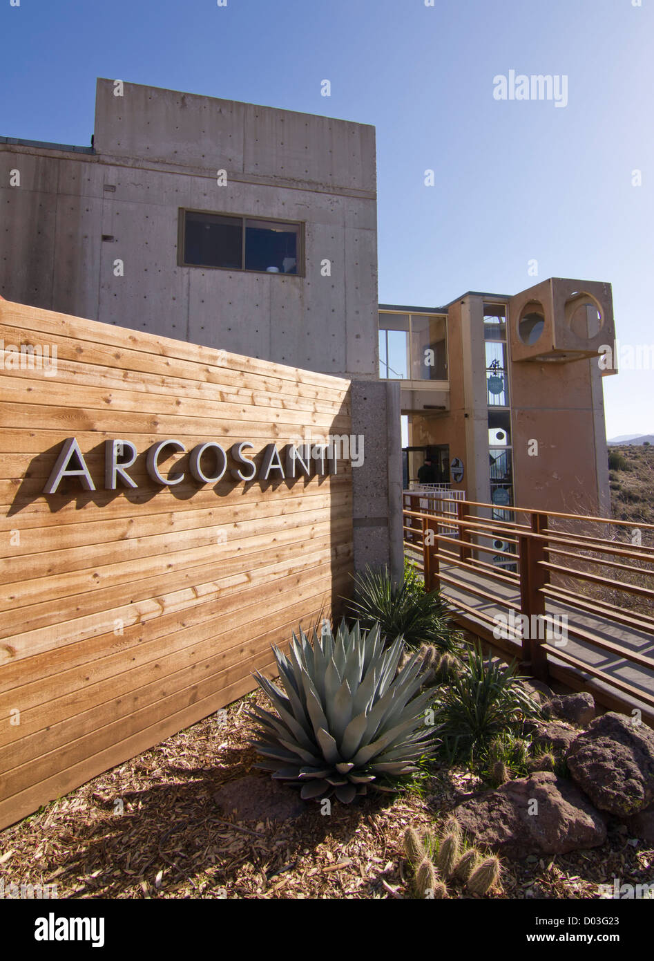 USA, Arizona. Gebaut, um Paolo Soleris Konzept der Arkologie verkörpern, ist Arcosanti eine experimentelle Stadt in der Wüste von Arizona. Stockfoto